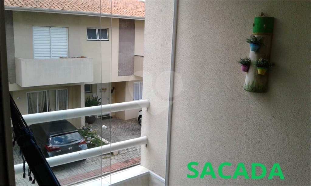 Casa à venda com 5 quartos, sendo 4 suítes, no condomínio Village St. Louis, São Paulo - SP