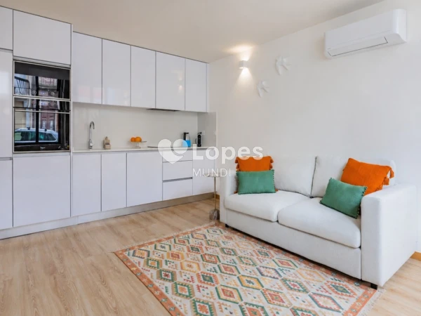 Apartamento T1 Duplex à venda no Bonfim, Porto, Portugal – Mobiliado