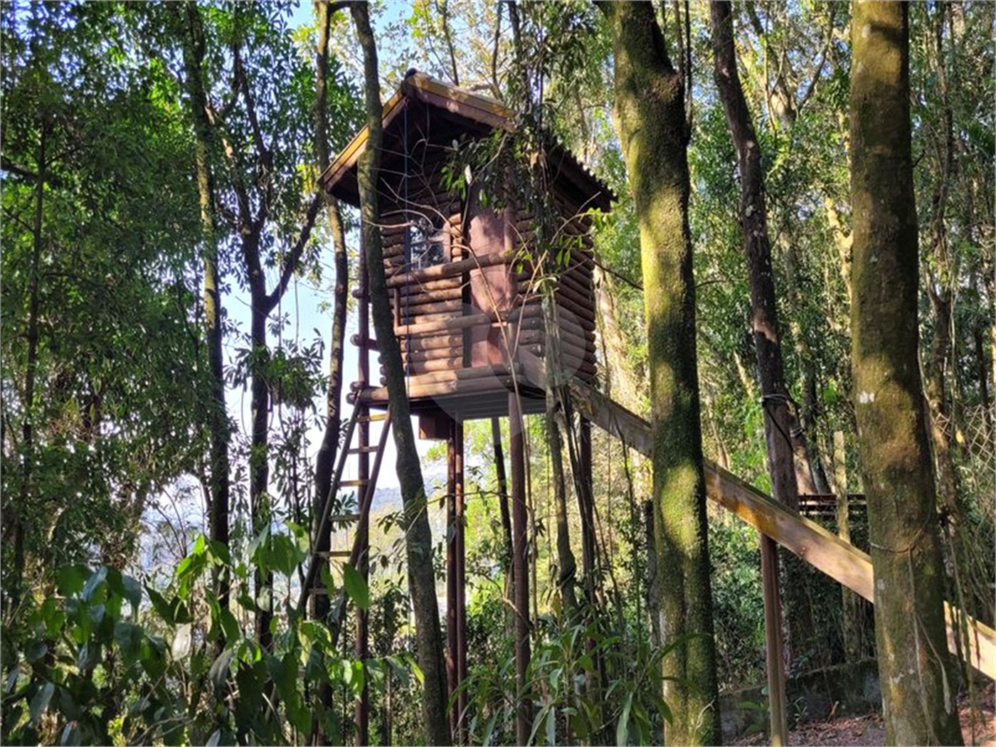 Casa à venda com 4 quartos, sendo 2 suítes, no condomínio Alpes da Cantareira, Mairiporã - SP
