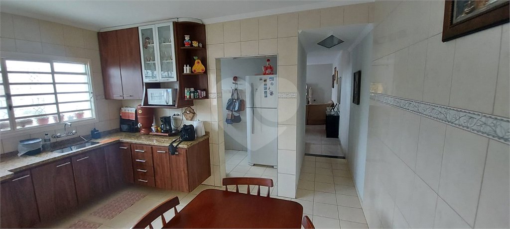 Sobrado à venda com 3 quartos, sendo 1 suíte,  em Vila Mogilar, Mogi das Cruzes, SP