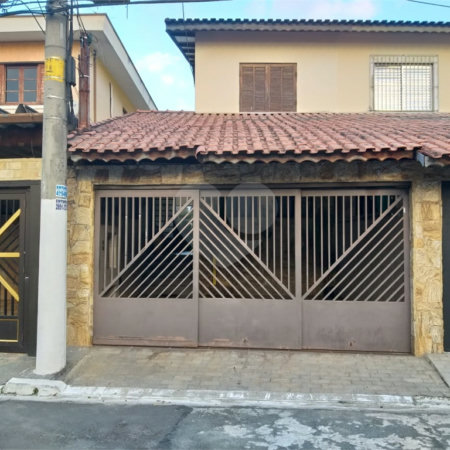 Sobrado à venda com 3 quartos, sendo 1 suíte, em Vila Constança, São Paulo, SP