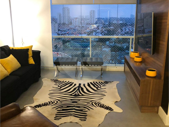 Apartamento à venda com 2 quartos, sendo 1 suíte,  em Campo Belo, São Paulo, SP