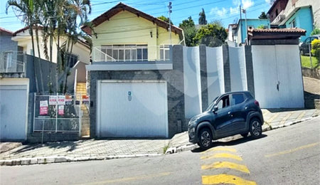 Casa Térrea à venda ou para alugar com 4 quartos, sendo 2 suítes,  no Centro, Mairiporã, SP