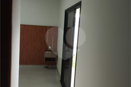 Casa para alugar com 3 quartos, sendo 1 suíte, no condomínio Residencial Reserva do Campo, Araraquara - SP