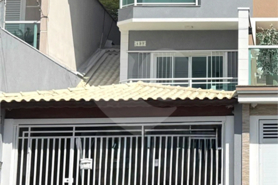 Sobrado à venda com 3 quartos, sendo 1 suíte,  em Parque Vitória, São Paulo, SP