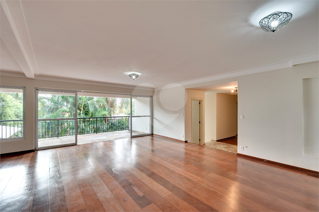 Casa de Vila à venda ou para alugar com 3 suítes em Alto da Boa Vista, São Paulo, SP