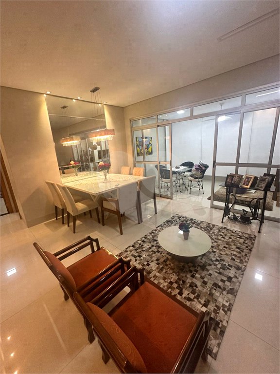 Apartamento à venda com 3 suítes em Jardim Mariana, Cuiabá, MT