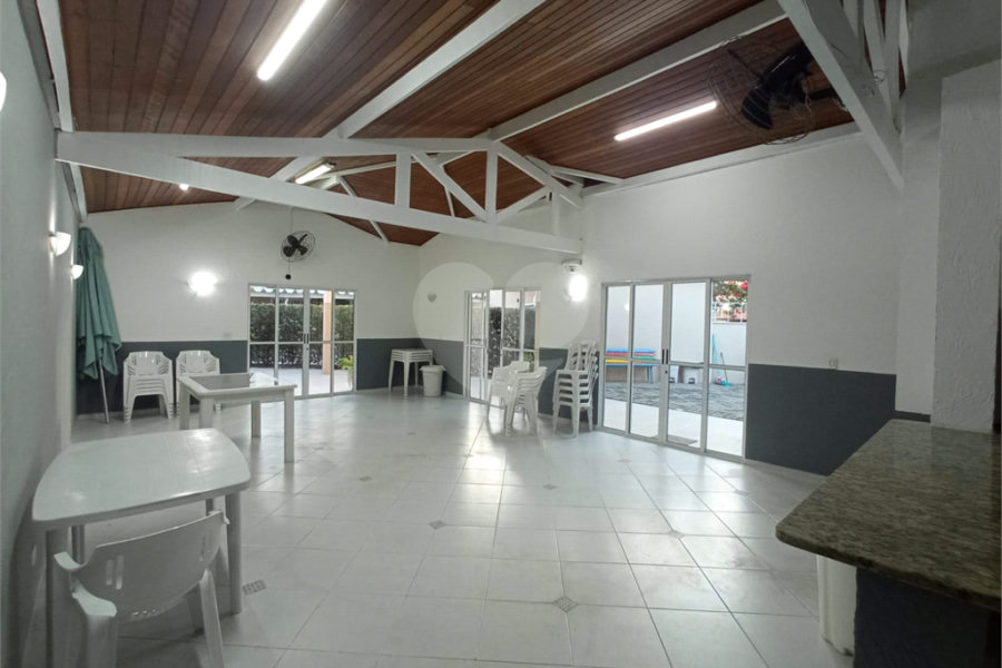 Casa à venda com 3 quartos, sendo 1 suíte, no condomínio Cond Res Paineiras, São Paulo - SP