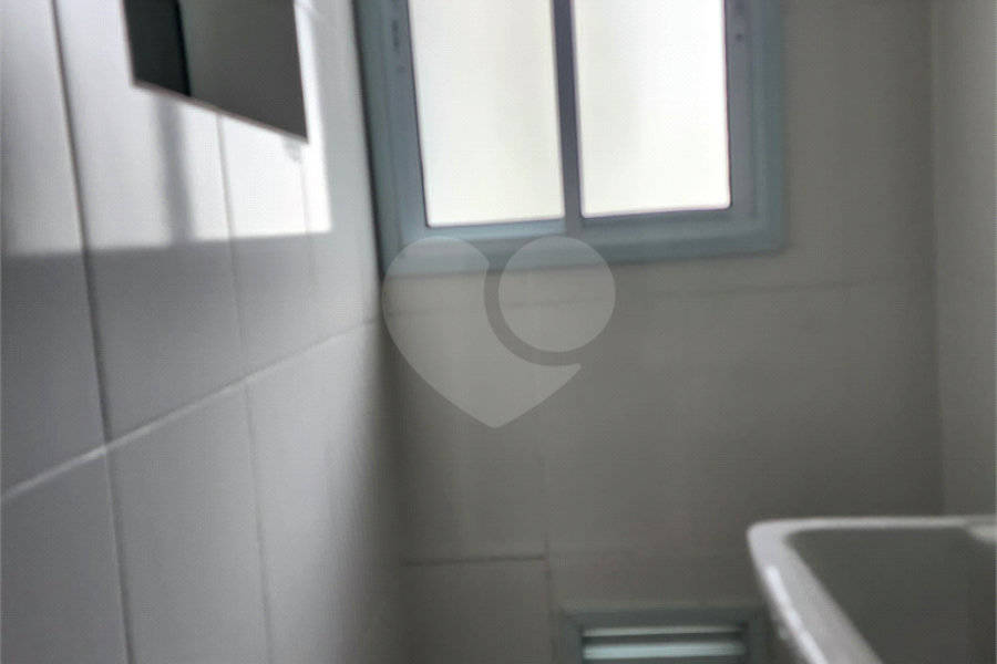 Casa à venda com 2 quartos, sendo 1 suíte, no condomínio Residencial Sanches, São Paulo - SP