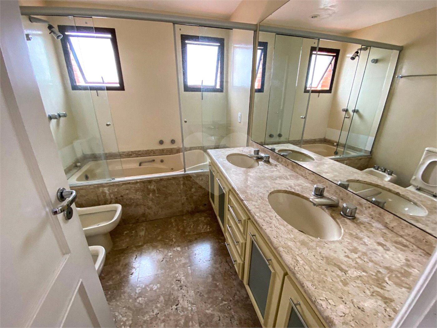 Apartamento à venda com 4 suítes em Vila Suzana, São Paulo, SP