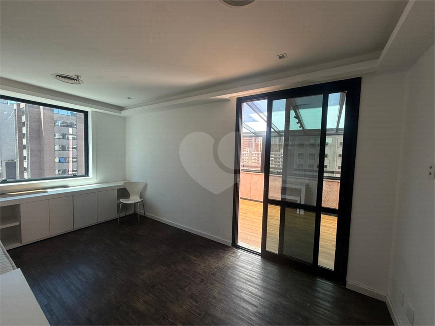 Sala à venda em Vila Nova Conceição, São Paulo, SP