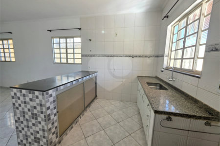 Casa à venda com 3 quartos, sendo 2 suítes, em Jardim Santo Antônio, Valinhos, SP