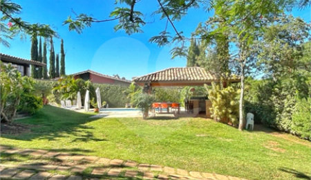 Villagio à venda com 5 quartos, sendo 3 suítes,  em Vila Petrópolis, Atibaia, SP