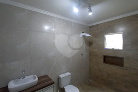Sobrado à venda com 3 quartos, sendo 2 suítes, em Vila Adalgisa, São Paulo, SP