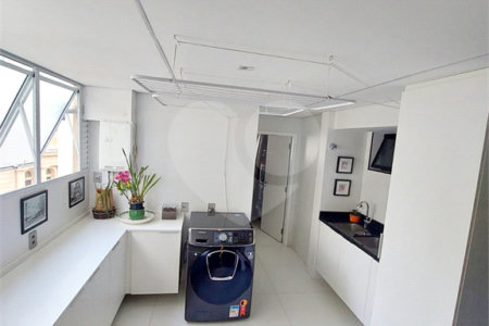 Apartamento à venda com 3 quartos, sendo 1 suíte,  em Santa Cecília, São Paulo, SP