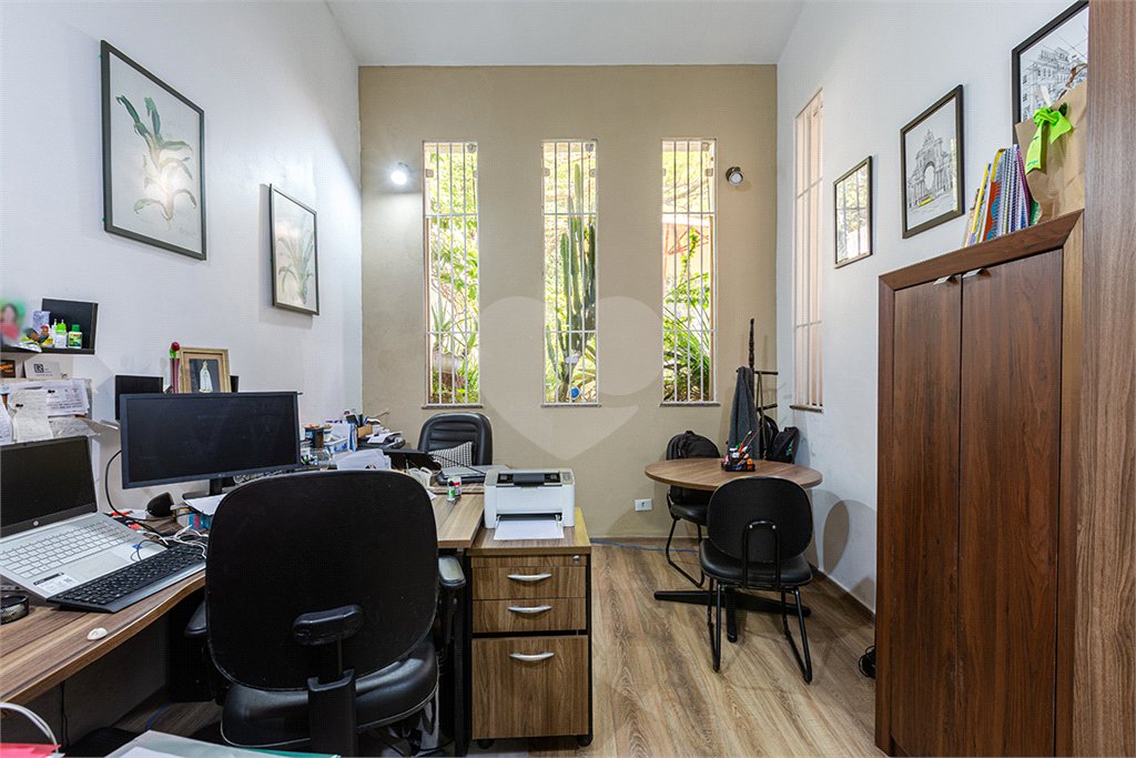 Sobrado à venda com 4 quartos, sendo 2 suítes,  em Vila Madalena, São Paulo, SP