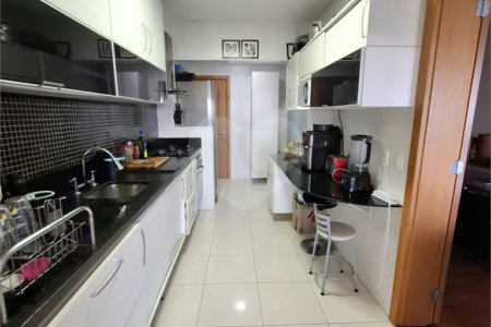 Apartamento à venda com 3 suítes em Jardim Marajoara, São Paulo, SP