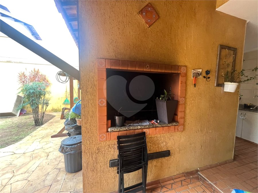 Casa à venda com 3 quartos, sendo 1 suíte, em Parque Santa Marta, São Carlos, SP