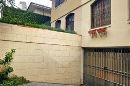 Casa de Vila à venda com 4 quartos, sendo 2 suítes, em Sumarezinho, São Paulo, SP