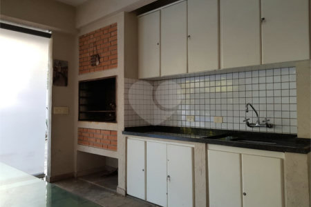 Sobrado à venda com 4 quartos, sendo 2 suítes, em Jardim Marajoara, São Paulo, SP