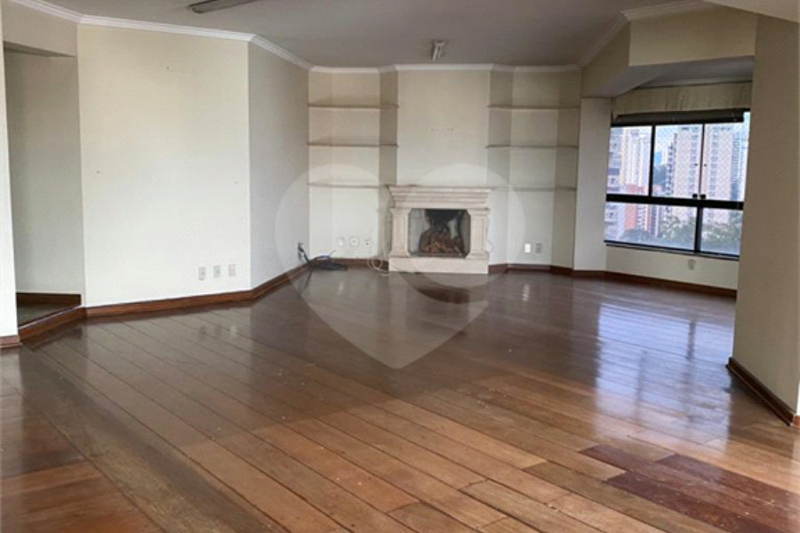 Apartamento à venda com 4 quartos, sendo 3 suítes,  em Morumbi, São Paulo, SP