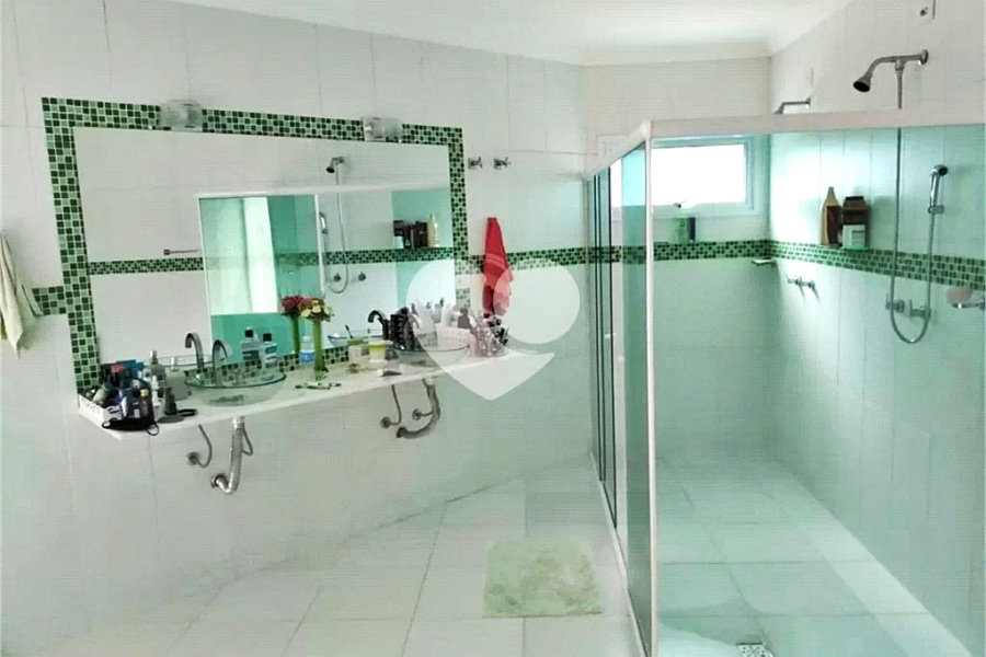 Casa à venda com 4 quartos, sendo 2 suítes,  no condomínio Sausalito, Mairiporã - SP