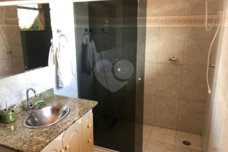 Casa à venda com 3 quartos, sendo 2 suítes,  em Jardim do Lago, Atibaia, SP