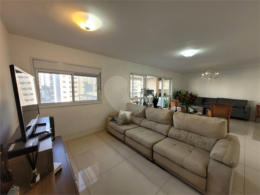 Apartamento para alugar com 4 quartos, sendo 3 suítes, em Lapa, São Paulo, SP
