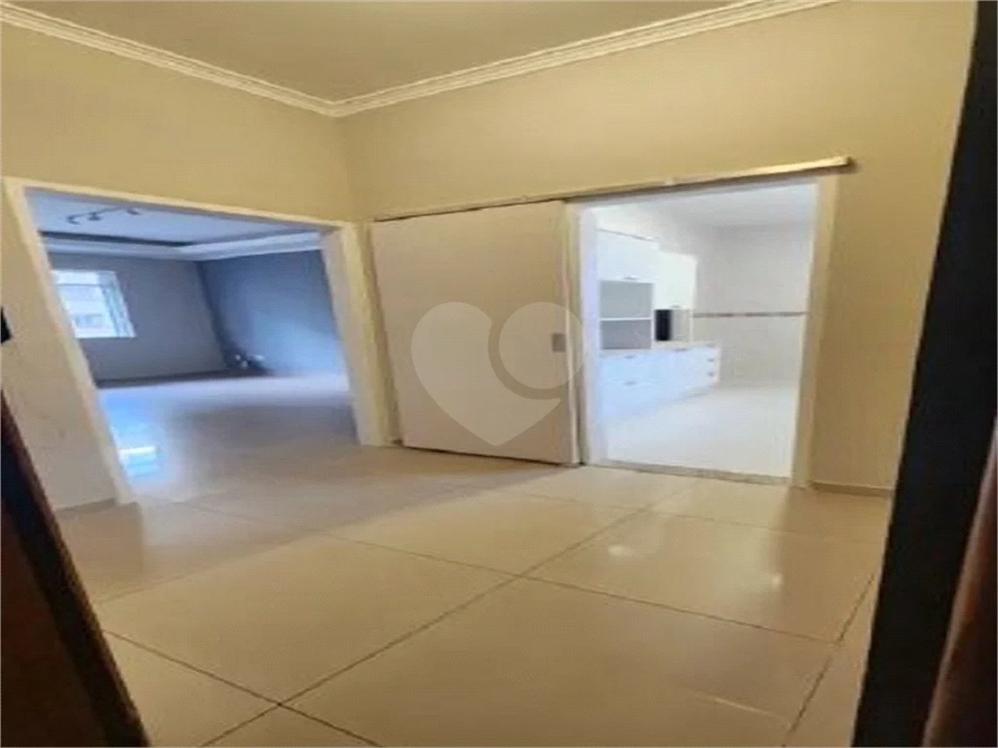 Apartamento à venda no bairro Barra Funda.