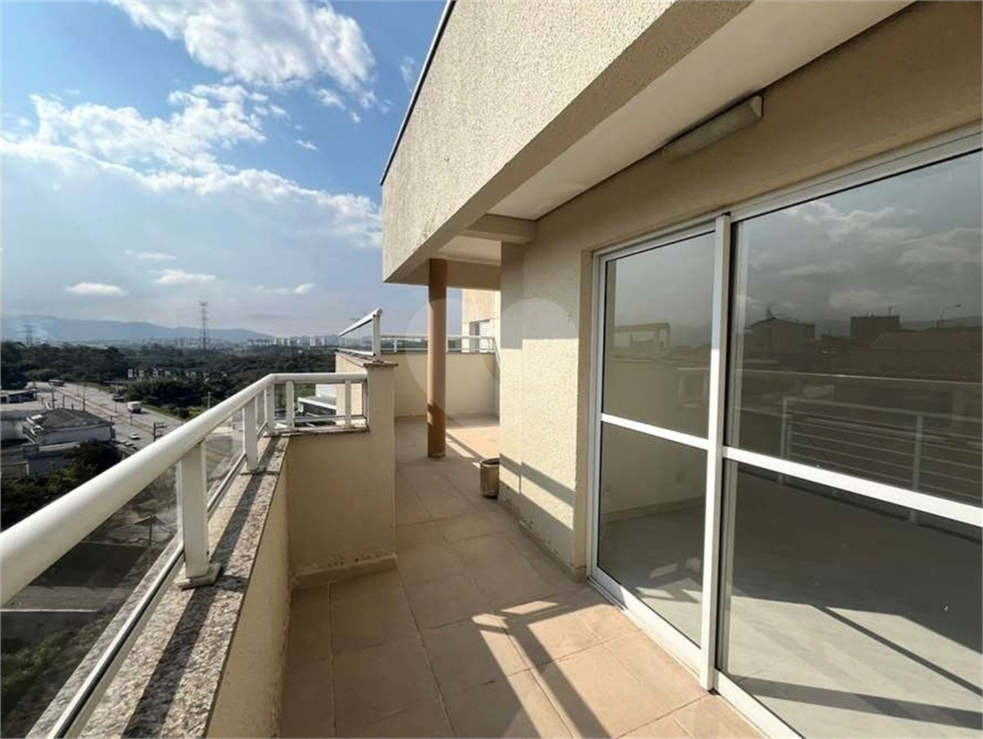 Apartamento à venda ou para alugar com 4 quartos, sendo 2 suítes, em Vila Oliveira, Mogi das Cruzes, SP