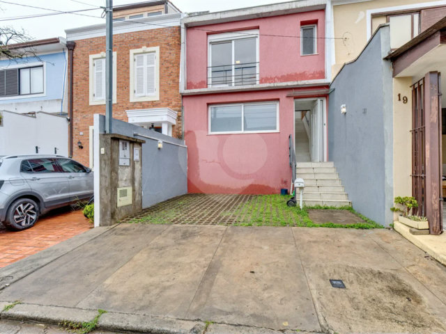 Casa de Vila à venda com 2 quartos, sendo 1 suíte,  em Alto da Boa Vista, São Paulo, SP