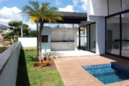 Casa à venda com 3 suítes em Jardim Paulista, Atibaia, SP