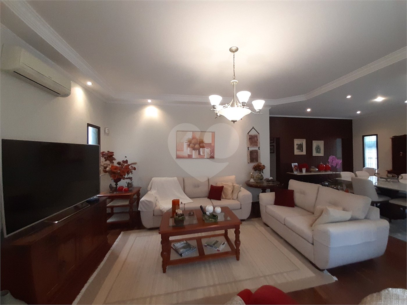 Casa à venda com 4 quartos, sendo 2 suítes,  em Jardim Floresta, São Paulo, SP