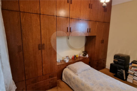 Sobrado à venda com 4 quartos, sendo 1 suíte,  em Água Branca, São Paulo, SP