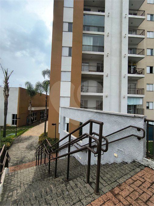 Apartamento à venda com 2 quartos, sendo 1 suíte, em Jardim Carambeí, São Roque, SP