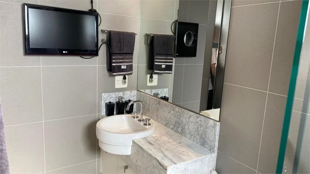 Apartamento à venda com 3 suítes em Vila Romana, São Paulo, SP