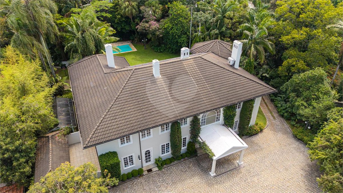 Casa à venda com 5 suítes no condomínio Chácara Flora, São Paulo - SP