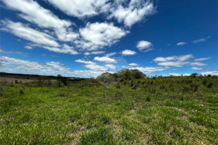 Sítio à venda com 2 quartos em Área Rural de Varginha, Itapetininga, SP
