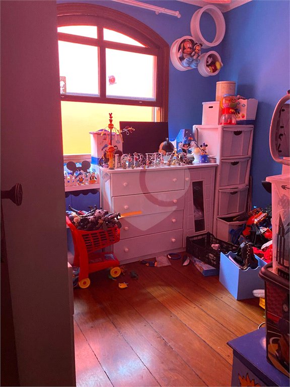 Sobrado à venda com 4 quartos, sendo 3 suítes, em Vila Gustavo, São Paulo, SP