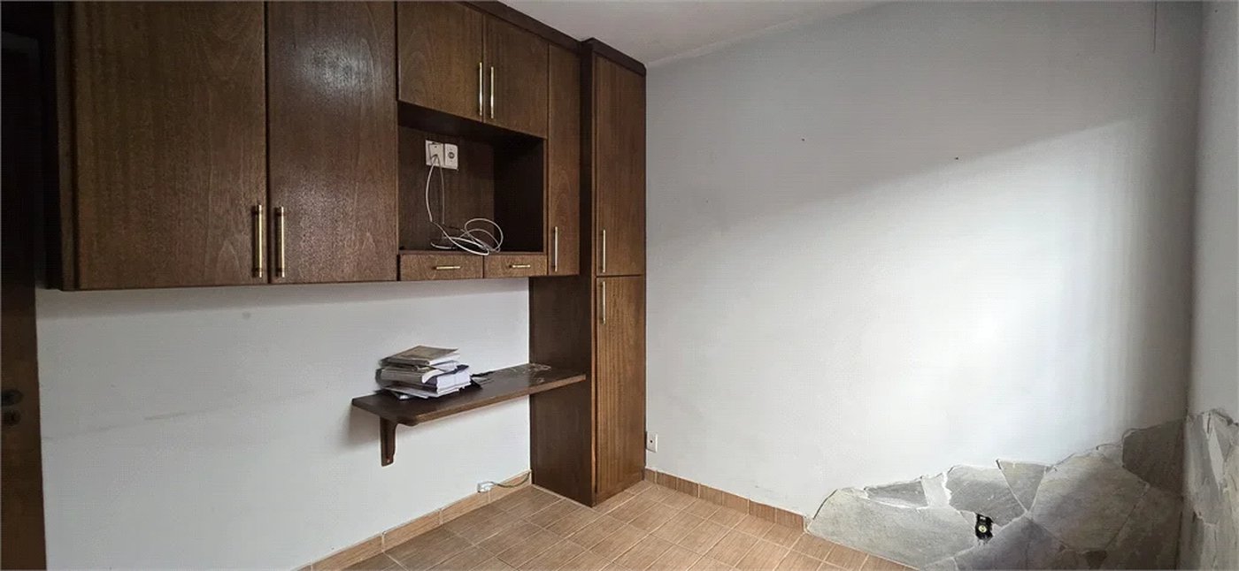 Casa à venda com 3 quartos, sendo 1 suíte, em Lar São Paulo, São Paulo, SP