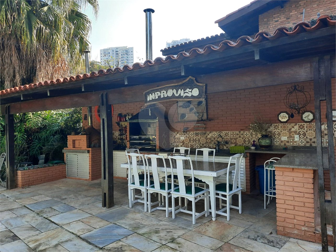 Sobrado à venda com 5 quartos, sendo 3 suítes, em Jardim Marajoara, São Paulo, SP