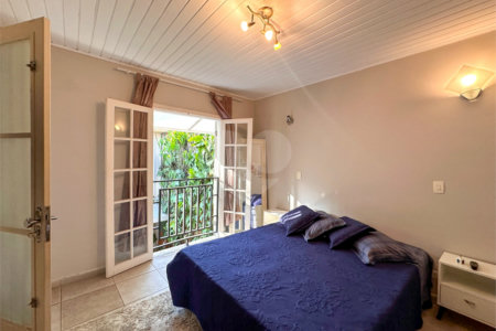 Casa à venda com 3 quartos, sendo 1 suíte,  no condomínio Barão do Triunfo, São Paulo - SP