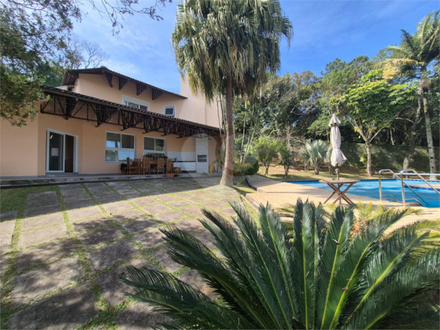 Casa à venda com 3 suítes no condomínio Parque Imperial da Cantareira, Mairiporã - SP