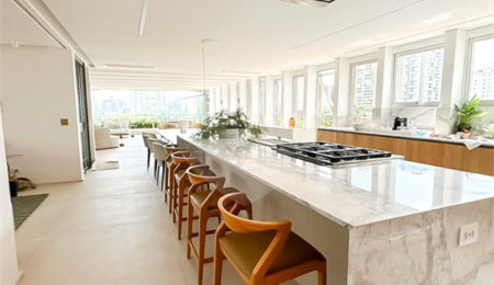 Apartamento à venda com 4 suítes em Vila Cordeiro, São Paulo, SP