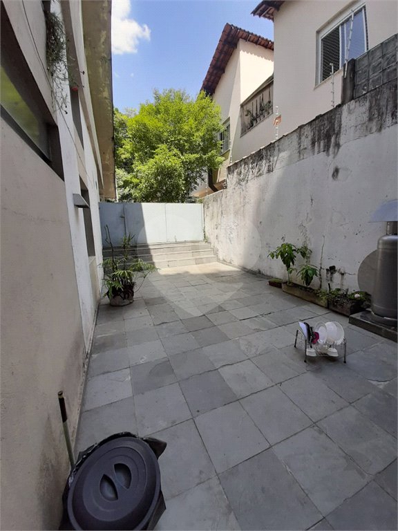 Sobrado à venda com 3 quartos, sendo 1 suíte, em Bosque da Saúde, São Paulo, SP