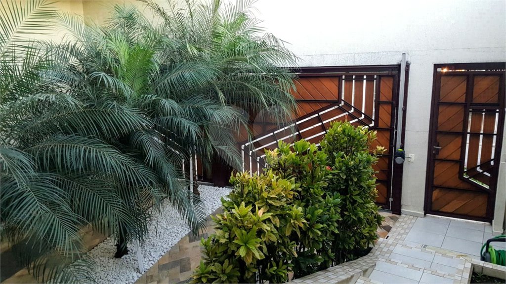 Sobrado à venda com 4 quartos, sendo 2 suítes,  em Parque Colonial, São Paulo, SP