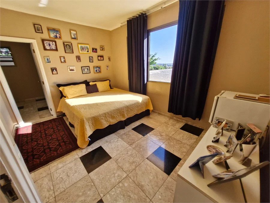 Casa à venda com 4 suítes no condomínio Villa Viana II, Cotia - SP