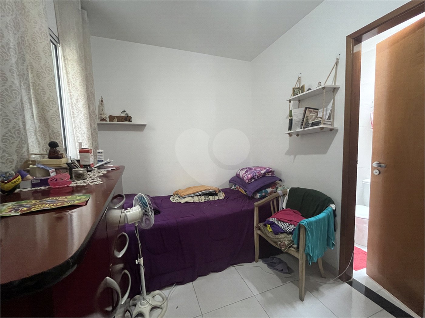 Casa à venda com 3 quartos, sendo 1 suíte,  no condomínio Capigaí, São Paulo - SP