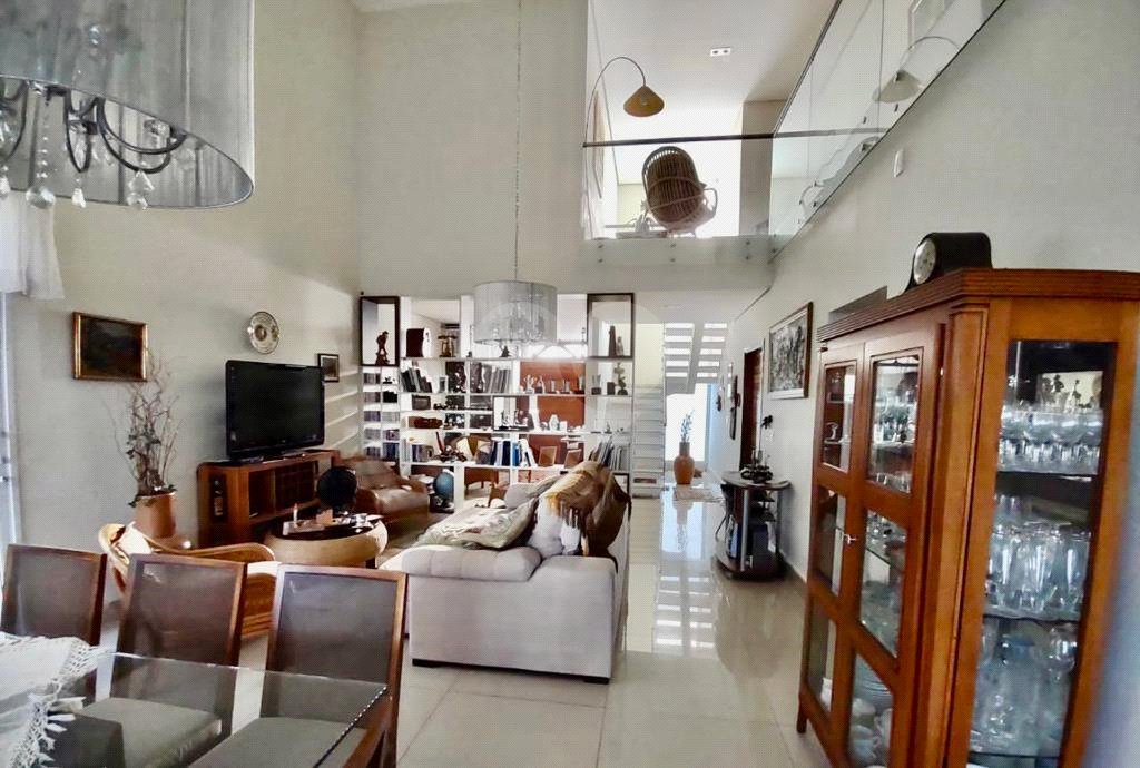 Casa à venda com 3 suítes no condomínio Aldeia da Mata, Votorantim - SP