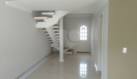 Casa à venda com 4 quartos, sendo 2 suítes, no condomínio Vila D'amalfi, Sorocaba - SP